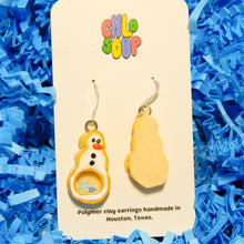 Load image into Gallery viewer, Snowman Shaker Cookie Earrings