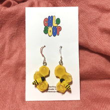 Load image into Gallery viewer, 3 Comb Honeycomb Earrings
